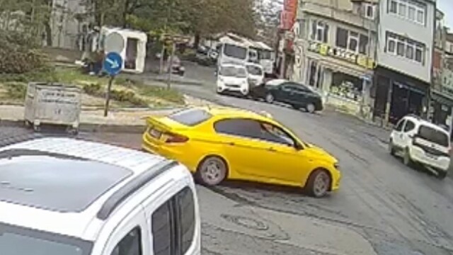 Tekirdağ'da hafif ticari araçla otomobil çarpıştı
