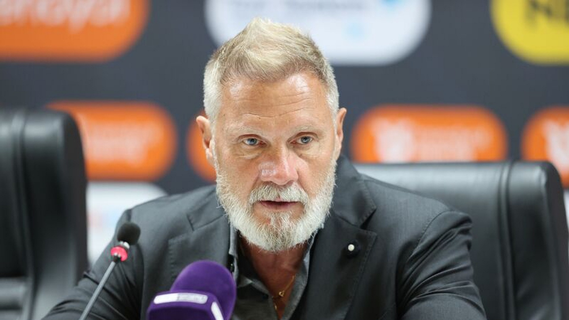 Thorsten Fink, istifa etmeyeceğini açıkladı