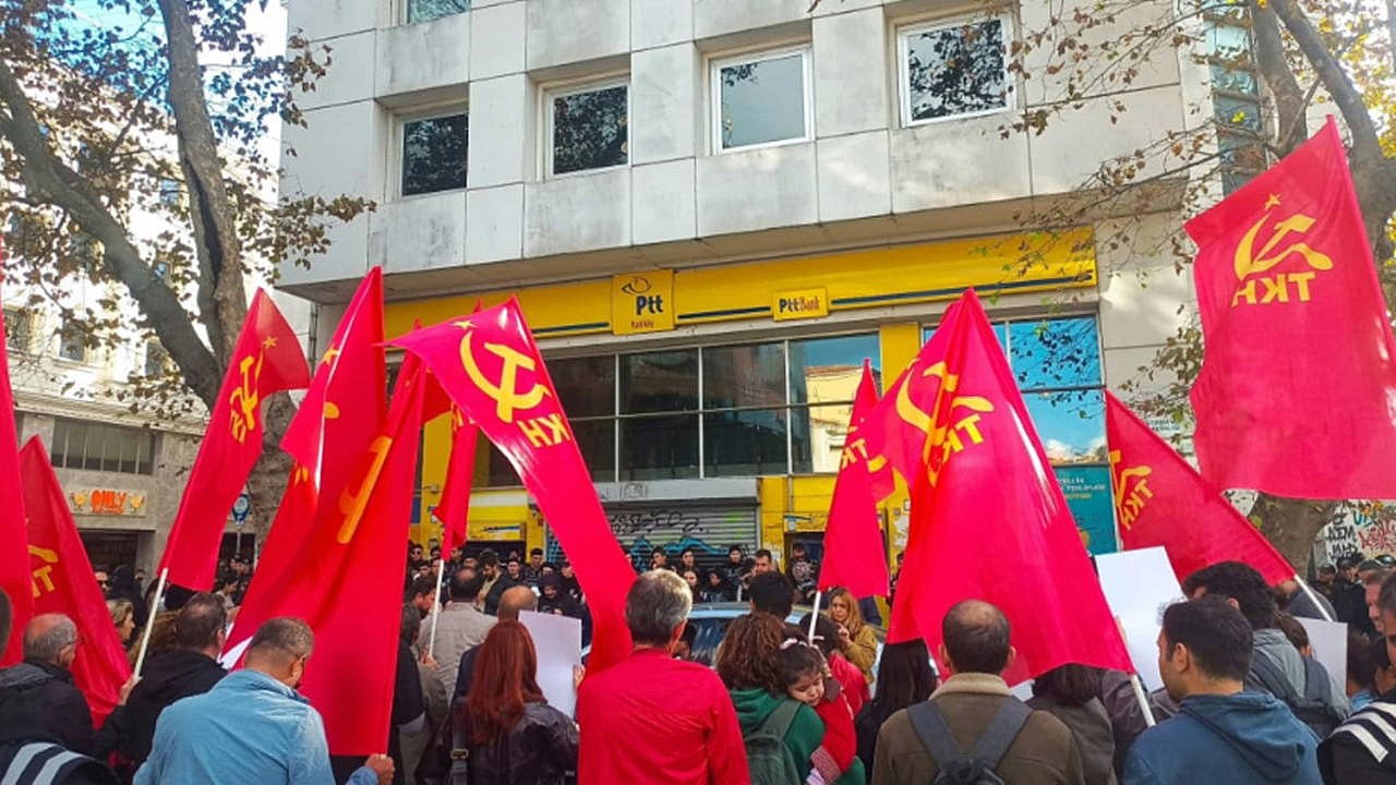 TKH'den AKP'ye temizlik malzemesi gönderildi protesto için