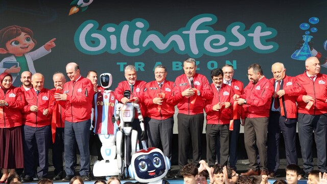 Trabzon'da bilim festivalinin açılışı yapıldı
