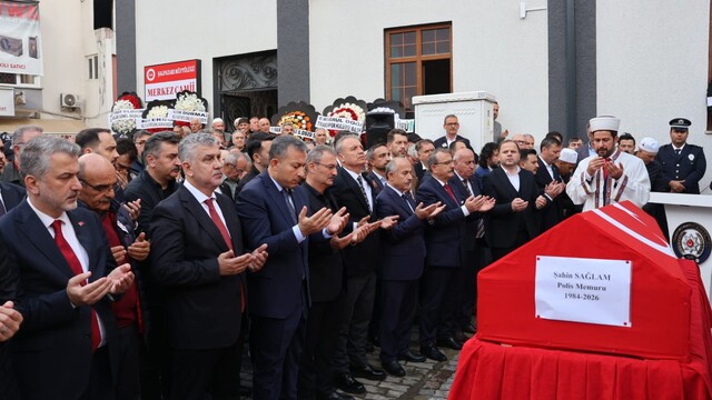 Trabzon'da kalp krizi geçiren polis memuru uğurlandı