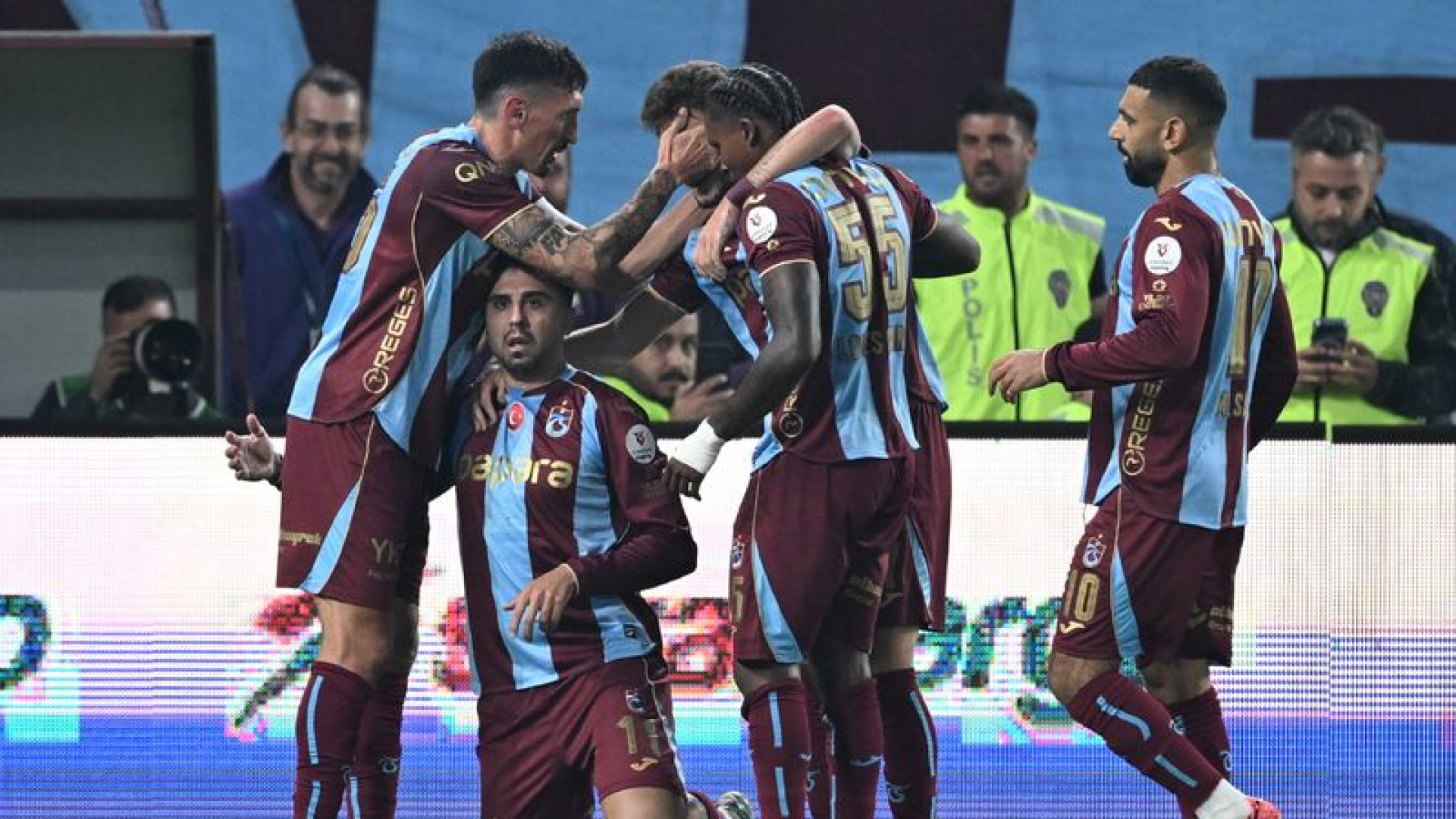 Trabzonspor, Beşiktaş'ı 2-0 mağlup etti