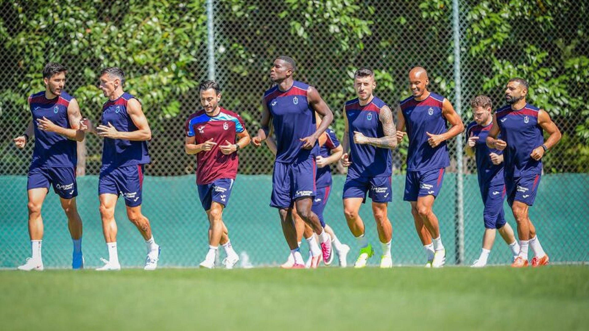 Trabzonspor kafilesi Finlandiya'ya ulaştı