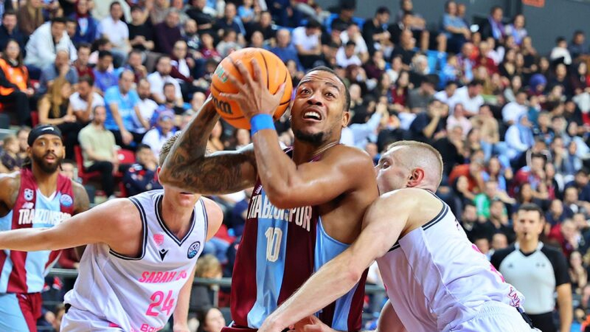 Trabzonspor, Sabah BC'yi 100-83 yenerek 2'de 2 yaptı