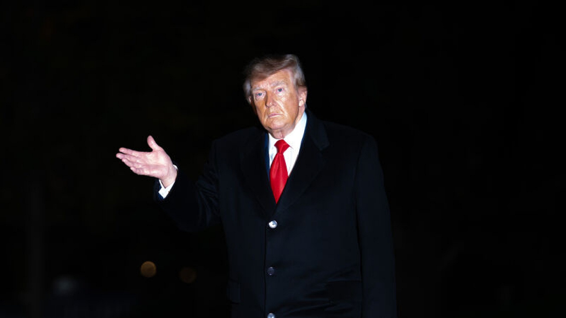 Trump, Fransa'nın göçmenlerce ele geçirildiğini öne sürdü