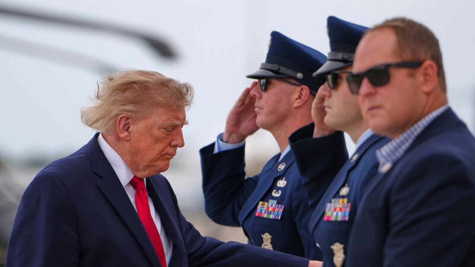 Trump, İran'a 96 saat içinde saldırı planları yapıyor