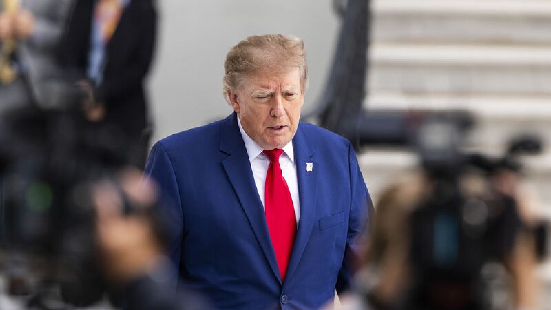 Trump, Rusya'ya yönelik yaptırımları askıya aldı