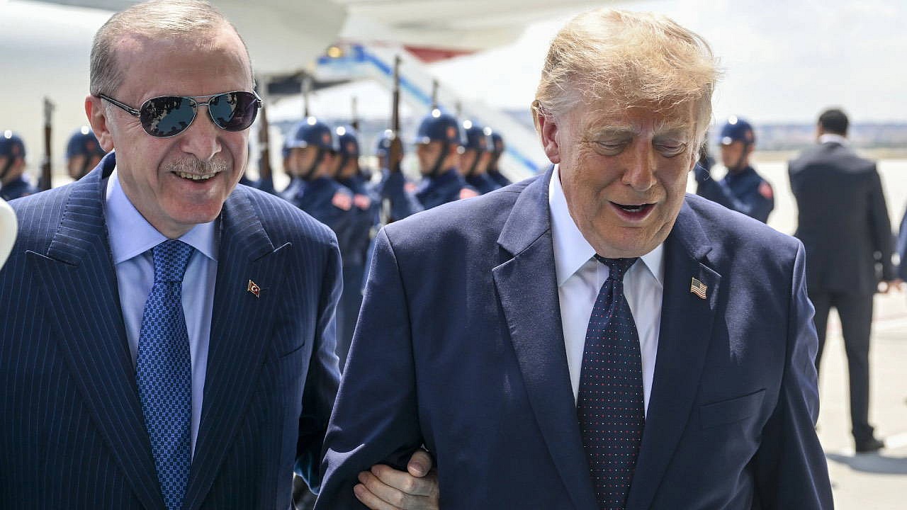 Trump'tan CAATSA yaptırımlarıyla ilgili Türkiye mesajı