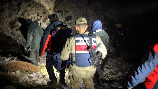 Tunceli'de kaybolan 2 kişi sisli havada kurtarıldı
