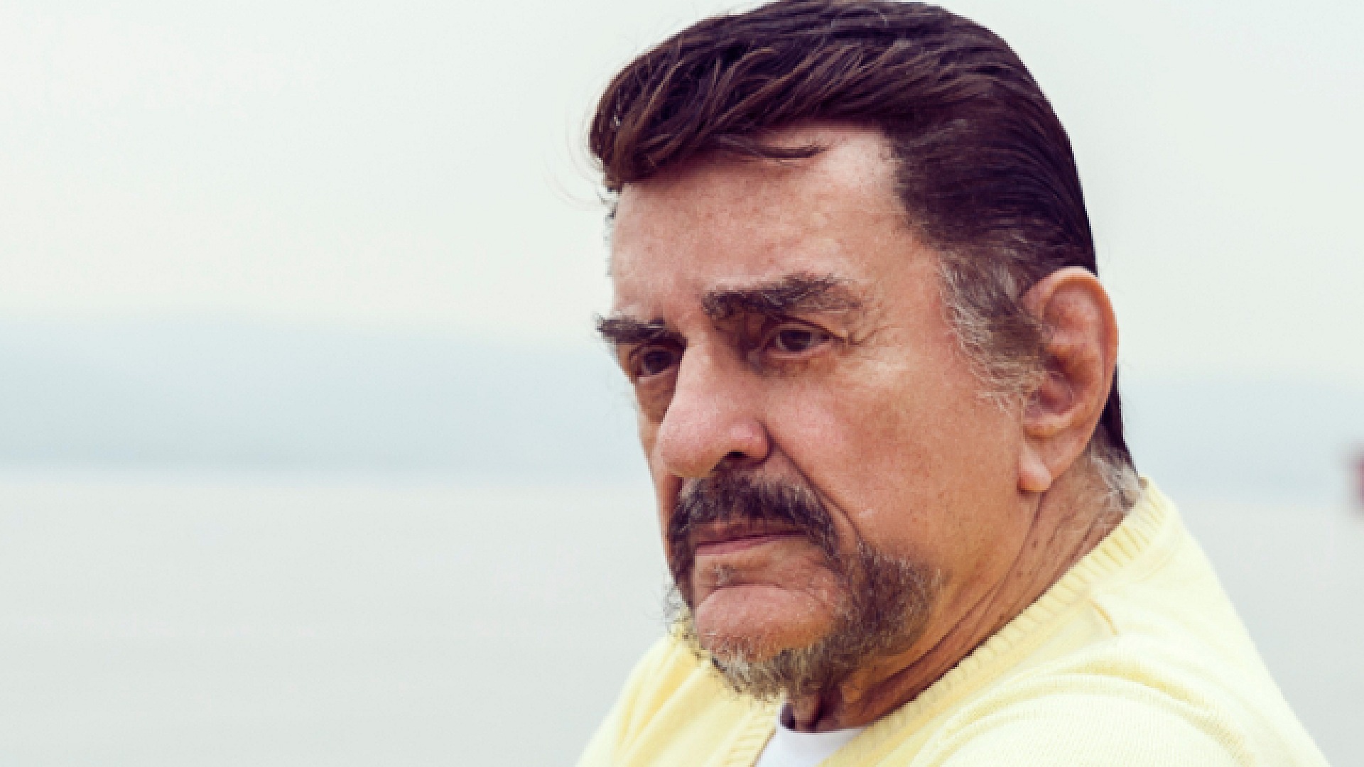 Türk pop müziğinin önemli ismi Alpay hayatını kaybetti