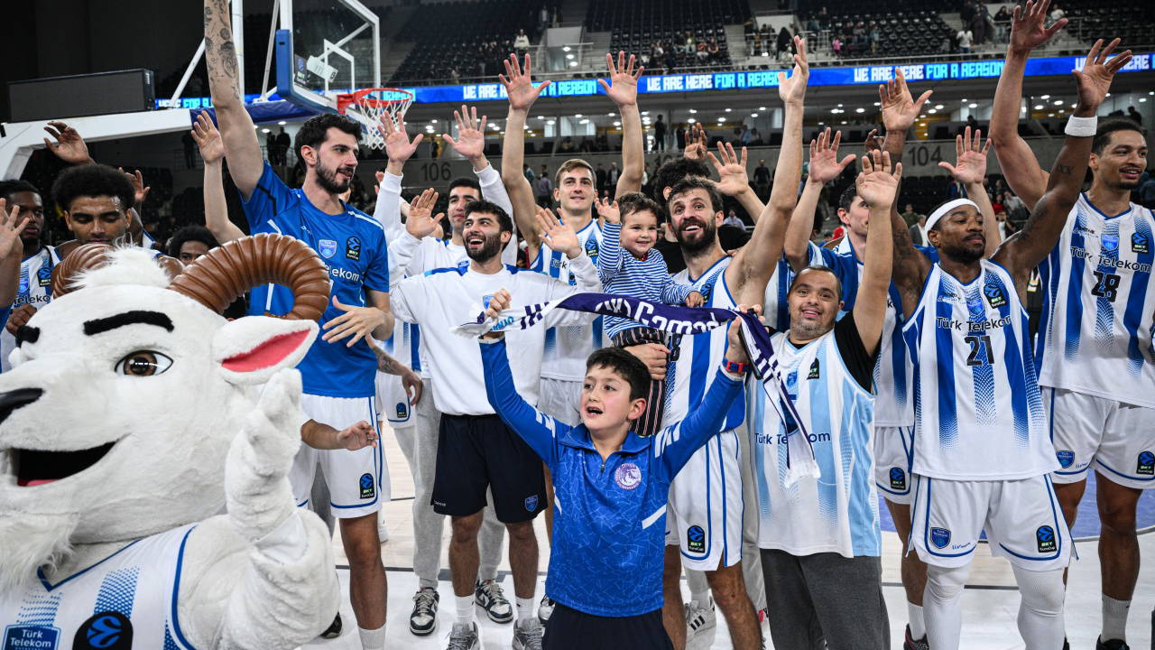 Türk Telekom, Maxima Roma'yı 92-77 ile mağlup etti