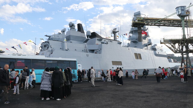 Türkiye'nin ilk milli fırkateyni TCG İstanbul sergilendi