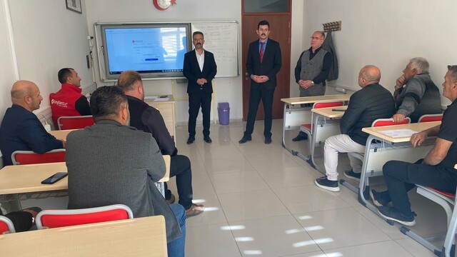 Ulaş'ta öğrenci servisi sürücüleri için kurs düzenlendi