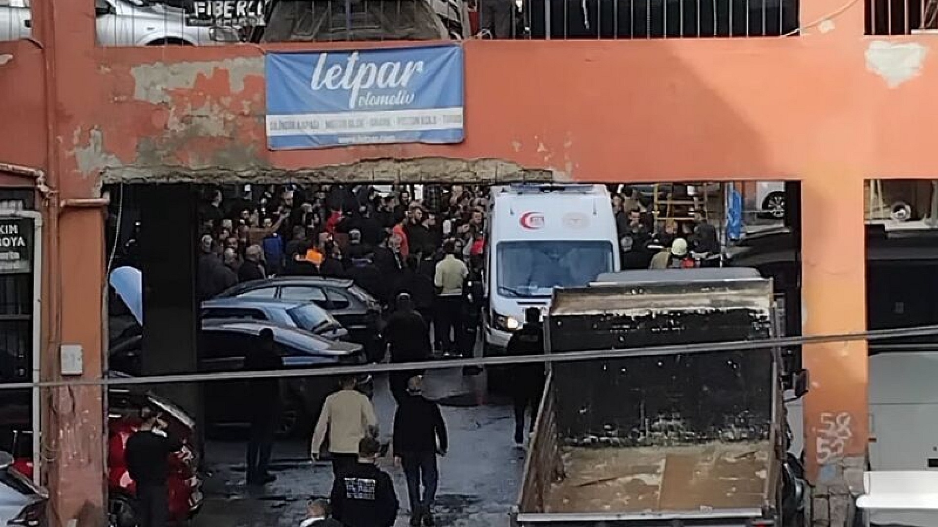 Ümraniye'de sanayi sitesinde balkon çökmesi: 3 yaralı