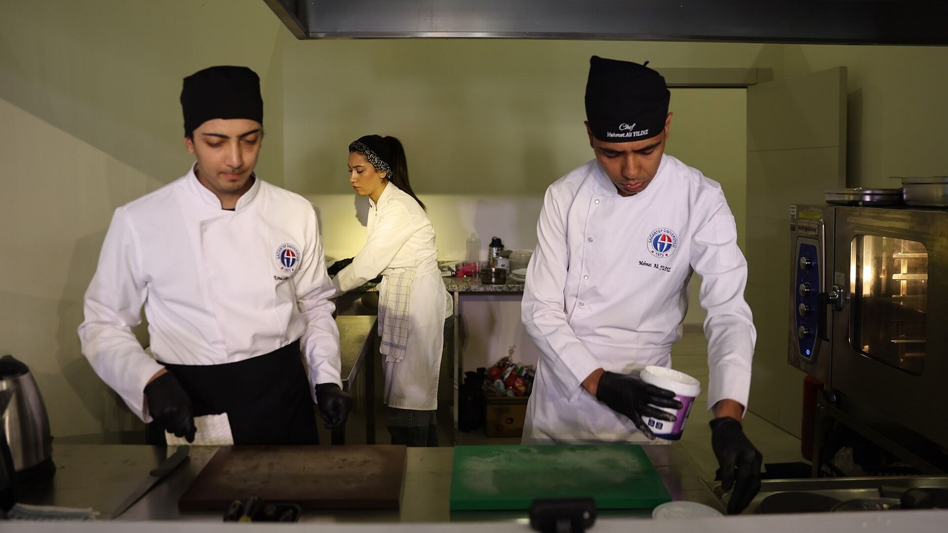 Üniversiteli şefler gastroantep'te lezzetler için yarıştı