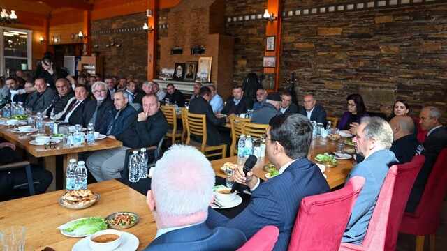 Uşak Valisi Kartal, muhtarlarla 19 Ekim etkinliğinde buluştu