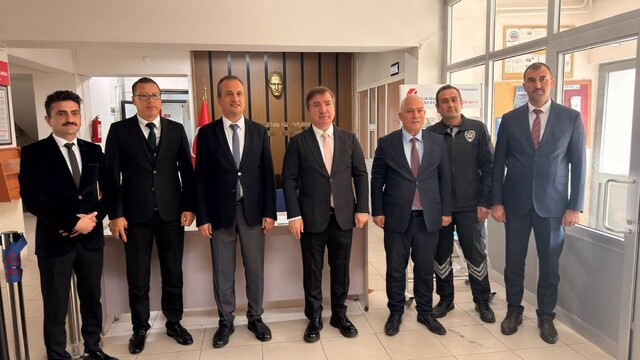 Vali Aydoğdu, halkla ilişkiler bürolarını inceledi