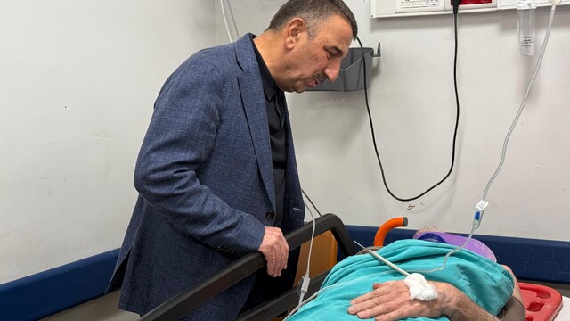 Vali Hacıbektaşoğlu, hastanede yaralıyı ziyaret etti