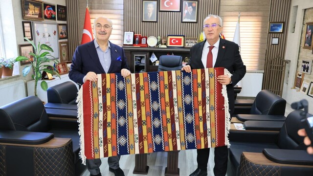 Vali Yavuz Selim Köşger, Çameli Belediyesini ziyaret etti