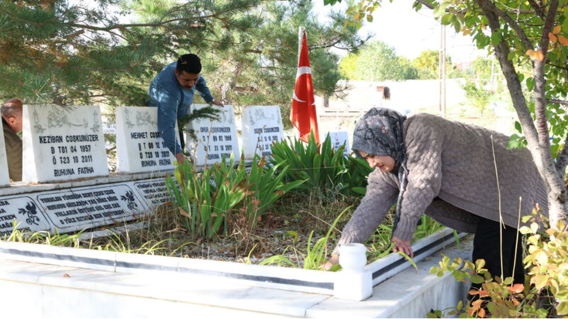 Van'da 2011 depreminde kaybedilenler anılıyor