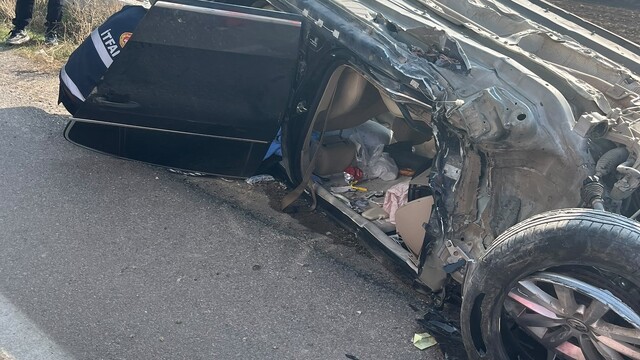Van'da otomobil takla attı, 2 kişi yaralandı