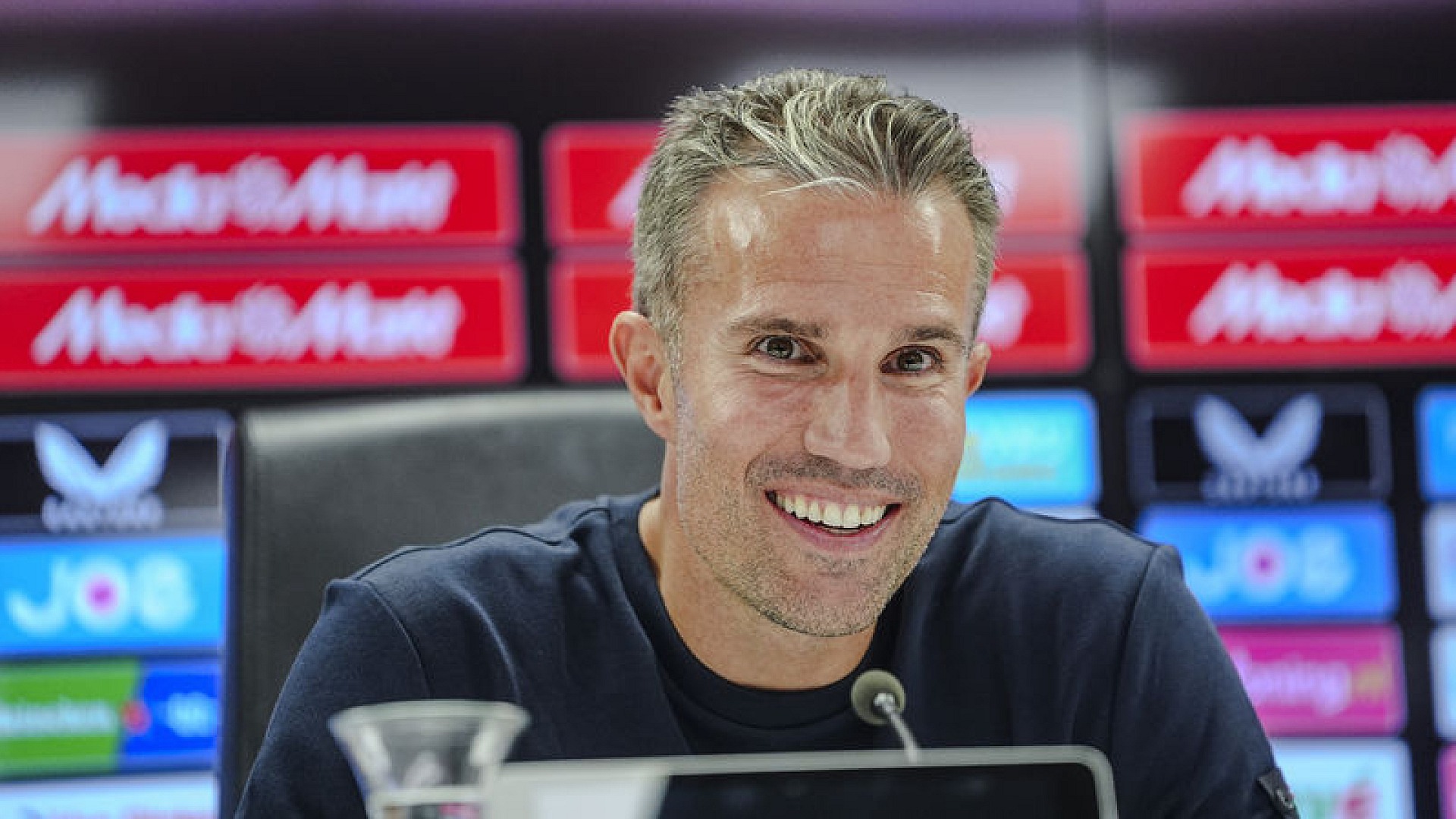 Van Persie: Dirk Kuyt hak ettiği değeri görmedi