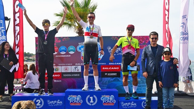Veloturk Gran Fondo Çeşme'de 10’uncu yıl kutlandı