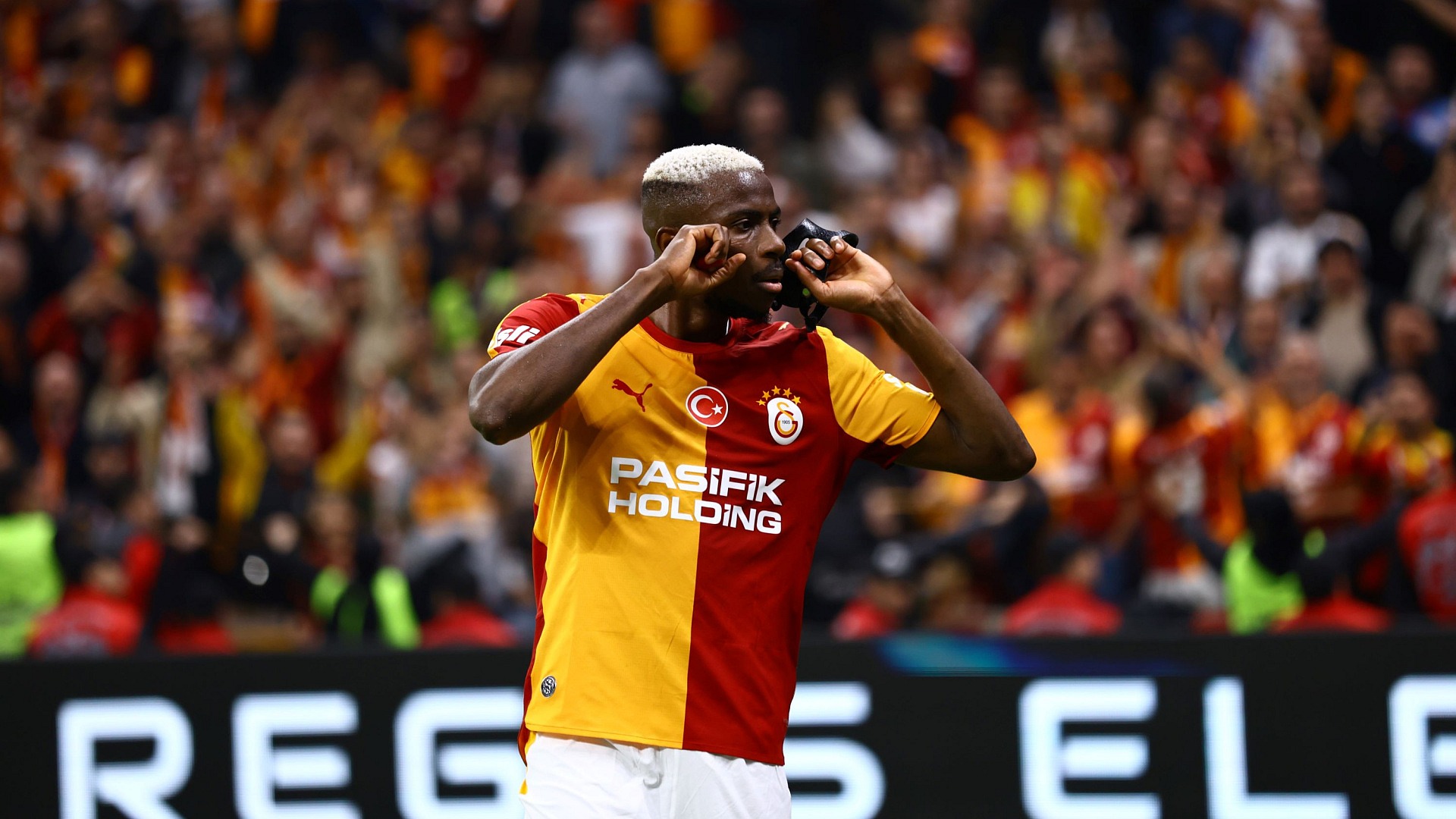 Victor Osimhen, Fenerbahçe'ye karşı 2 gol attı