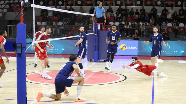 Voleybolda SMS Grup Efeler Ligi'nde heyecan dorukta