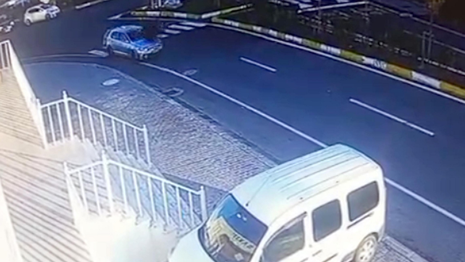Yaya geçidinde 2 öğretmene çarpan otomobilin kazası