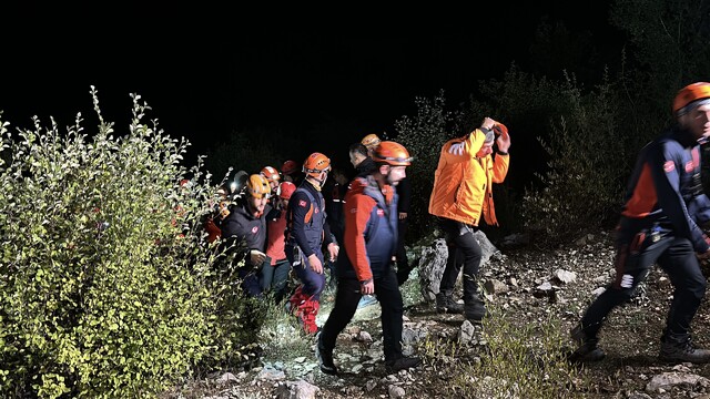 Yazılı Kanyon'da mahsur kalan 3 kişi kurtarıldı