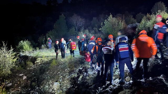 Yazılı Kanyon'da mahsur kalan İHH gönüllüleri kurtarılıyor