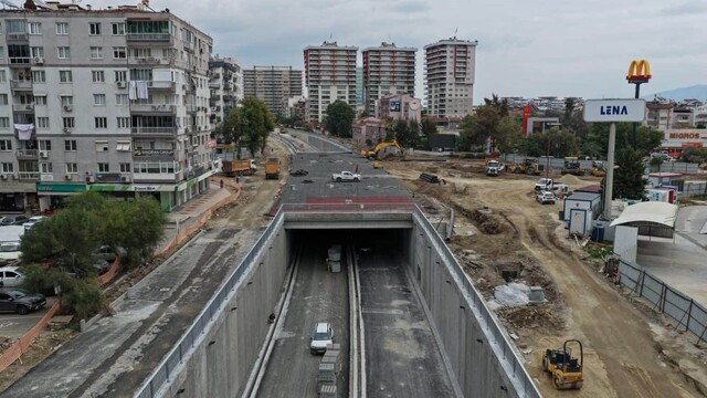 Yeni Dörtyol Köprülü Kavşağı'ndaki çalışmalar sürüyor