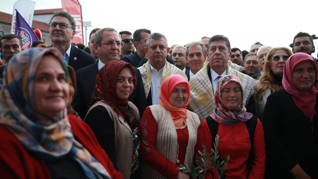 Özgür Özel, zeytin festivalinde konuştu