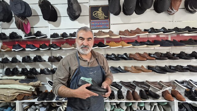 Yerköy'deki kunduracı Ali Şahin, zanaatı yaşatmaya çalışıyor