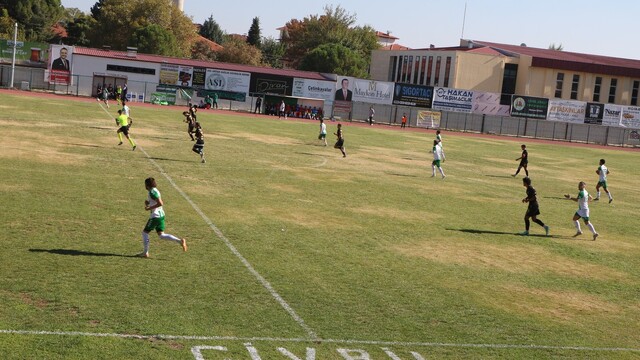 Yeşil Çivril Belediyespor, Manavgatspor'a 0-3 mağlup oldu