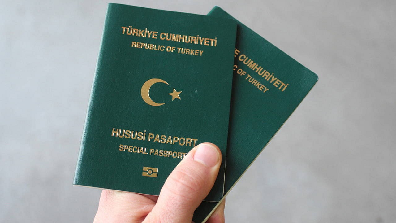 Yeşil pasaport kapsamı genişliyor: 6 meslek vizesiz seyahat