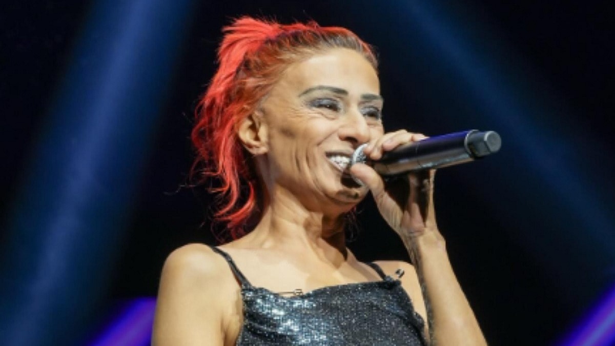 Yıldız Tilbe, bankada unuttuğu parayı dağıttı