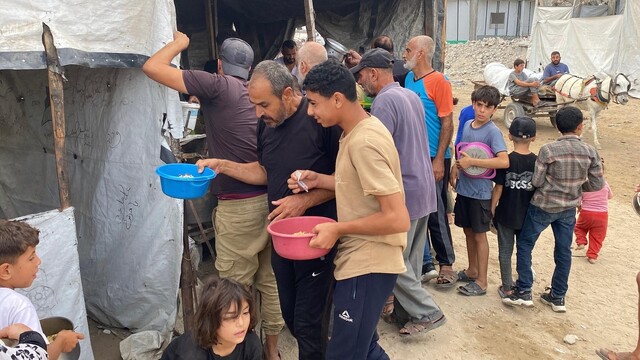 Yüksekova'da hayır çarşısı gelirleri Gazze'ye ulaştı