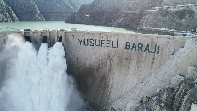 Yusufeli Barajı kurak yılda rekor elektrik üretti