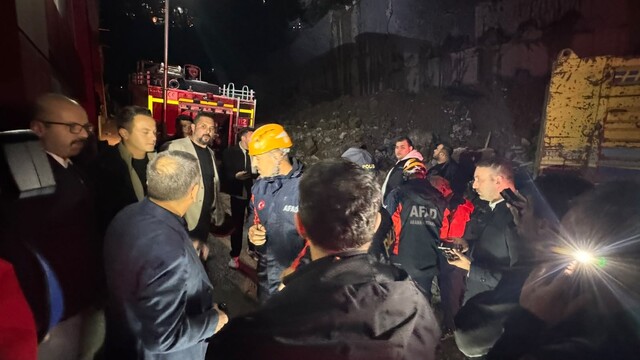 Zonguldak'ta çöken binada 74 yaşındaki kadının cesedi bulundu