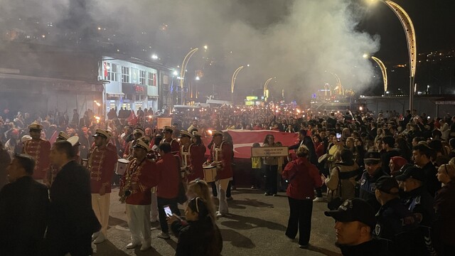 Zonguldak'ta Cumhuriyet Bayramı'nda fener alayı coşkusu