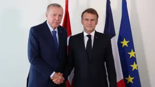 Cumhurbaşkanı Erdoğan, Macron ile ilişkileri görüştü