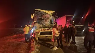 Edirne'de tur otobüsü TIR ile çarpıştı, 10 kişi yaralandı