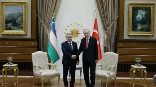 Erdoğan, Özbekistan Cumhurbaşkanı Mirziyoyev ile görüştü