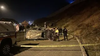 Erzurum'da hafif ticari araç devrildi, 2 kişi öldü