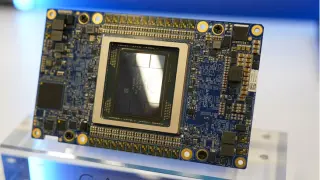 Intel'in geliri arttı, net kârı geriledi
