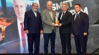 İsmet Yıldırım, İstanbul'da yılın belediye başkanı ödülü aldı