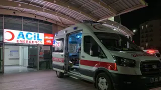 Yenimahalle'de baba ile oğul arasında bıçaklı kavga