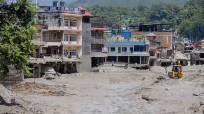 Nepal'deki sel felaketinde can kaybı 1403'e yükseldi